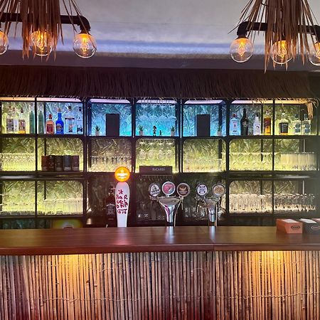 Tiki Taka Hostel & Pub Аеропорт Вільнюс Екстер'єр фото