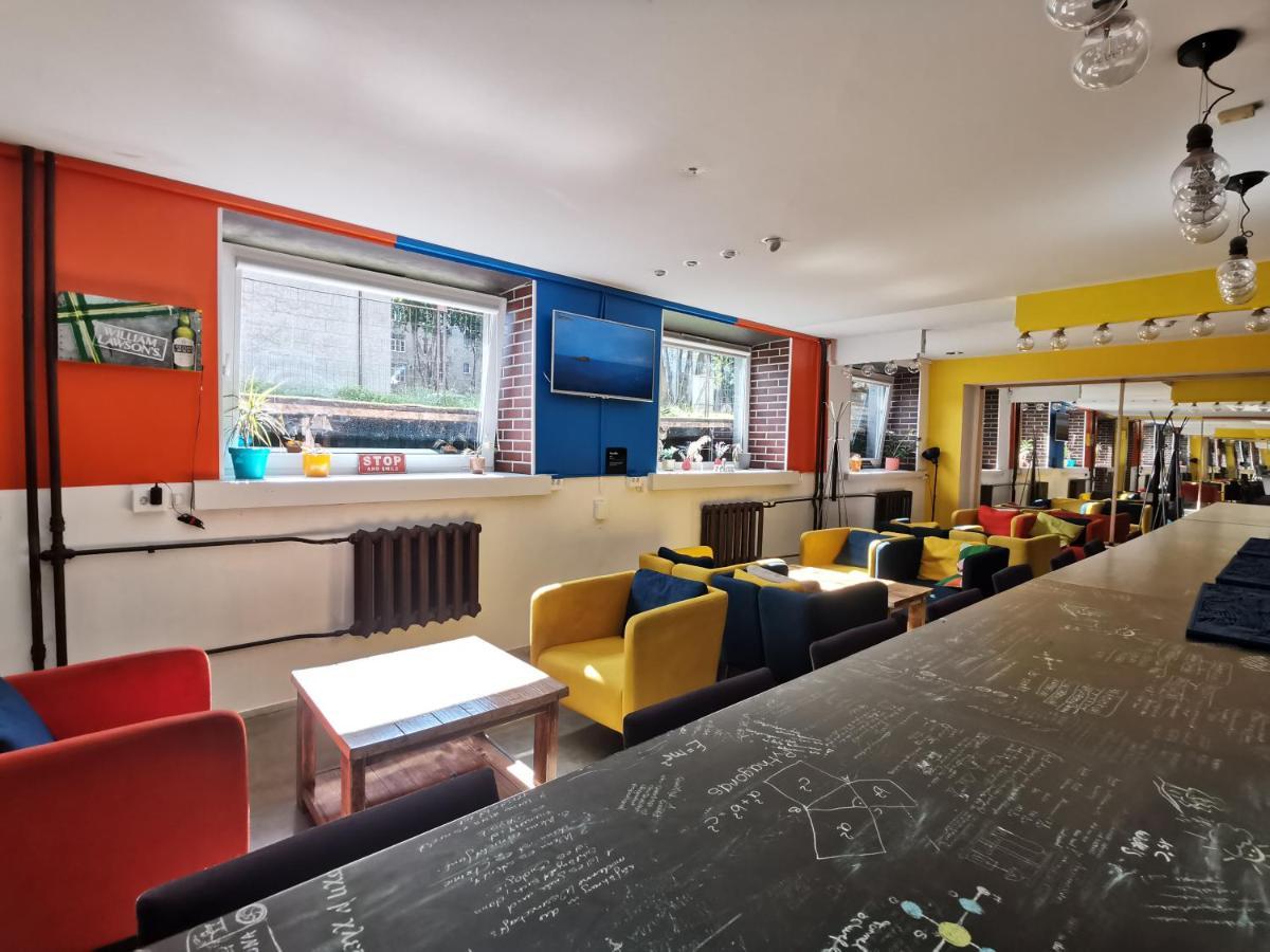 Tiki Taka Hostel & Pub Аеропорт Вільнюс Екстер'єр фото