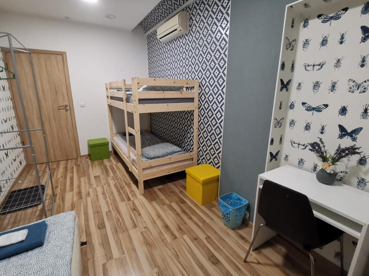 Tiki Taka Hostel & Pub Аеропорт Вільнюс Екстер'єр фото