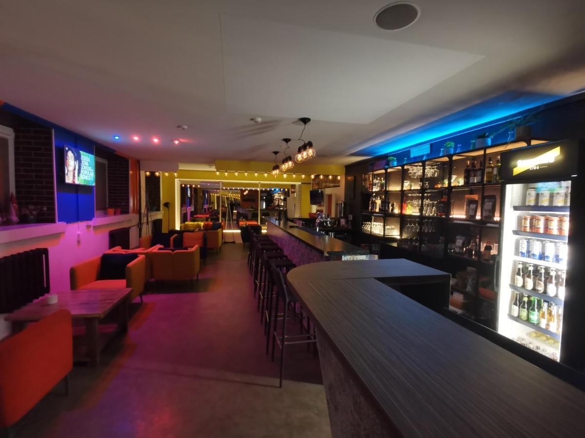 Tiki Taka Hostel & Pub Аеропорт Вільнюс Екстер'єр фото
