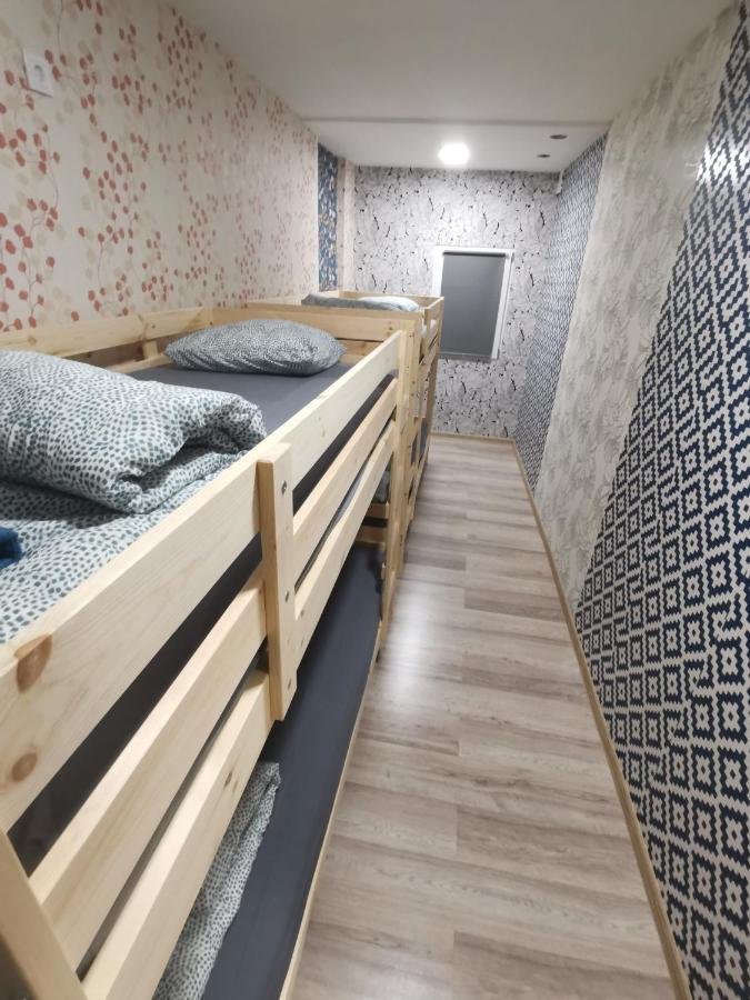 Tiki Taka Hostel & Pub Аеропорт Вільнюс Екстер'єр фото