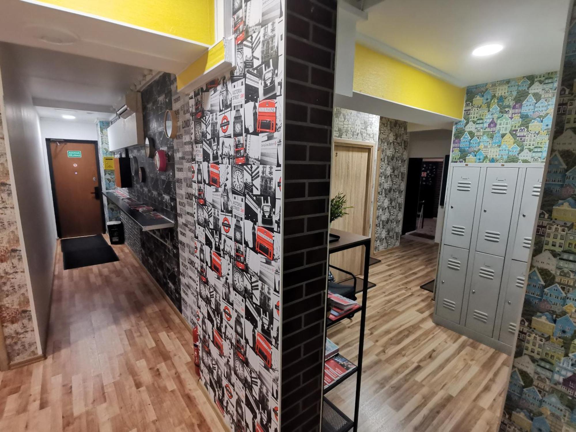 Tiki Taka Hostel & Pub Аеропорт Вільнюс Екстер'єр фото