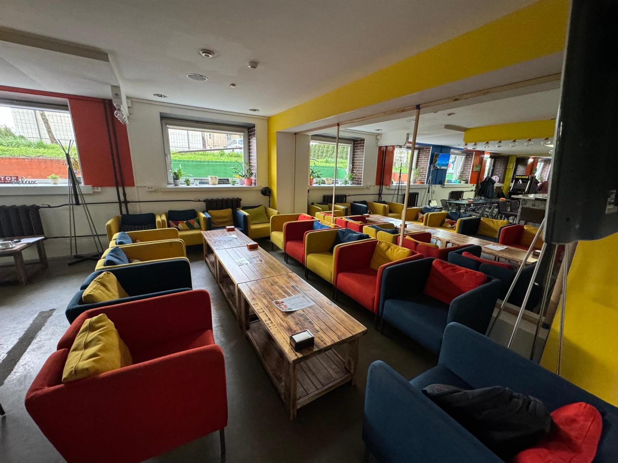 Tiki Taka Hostel & Pub Аеропорт Вільнюс Екстер'єр фото