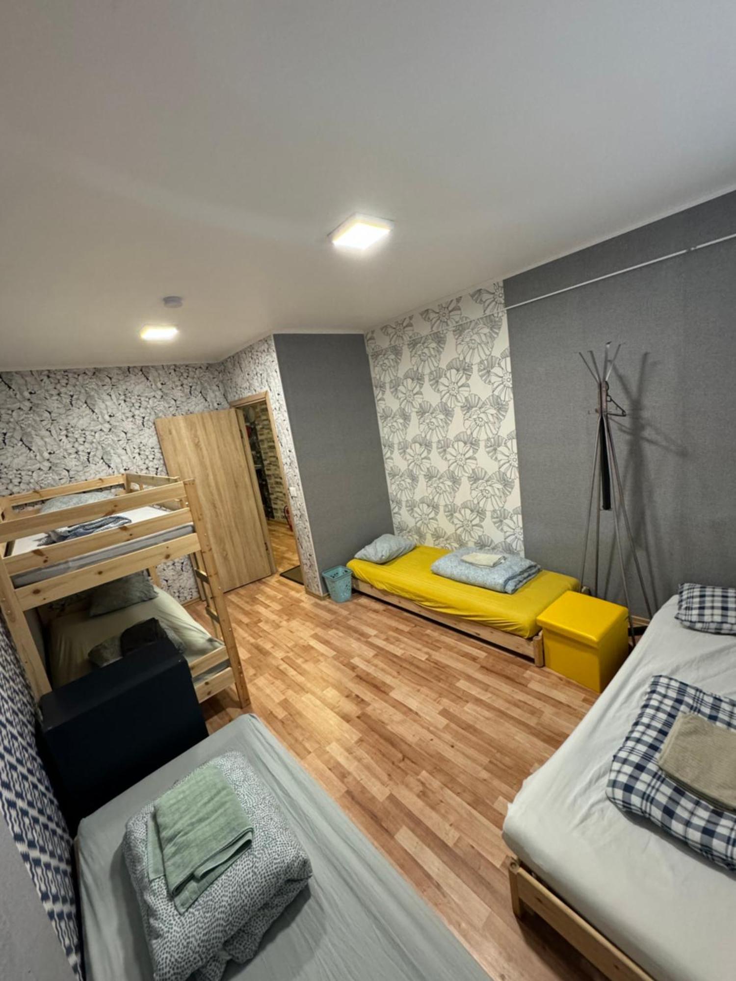 Tiki Taka Hostel & Pub Аеропорт Вільнюс Екстер'єр фото
