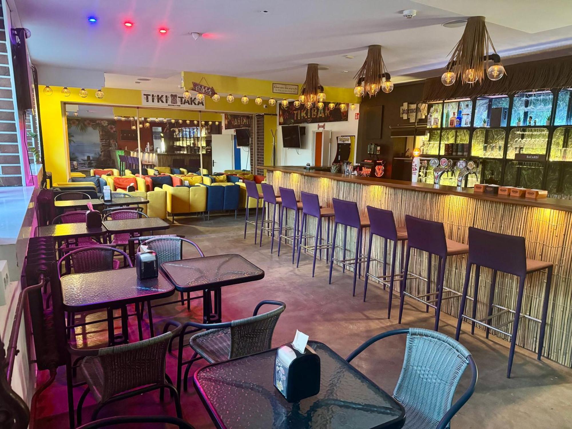 Tiki Taka Hostel & Pub Аеропорт Вільнюс Екстер'єр фото