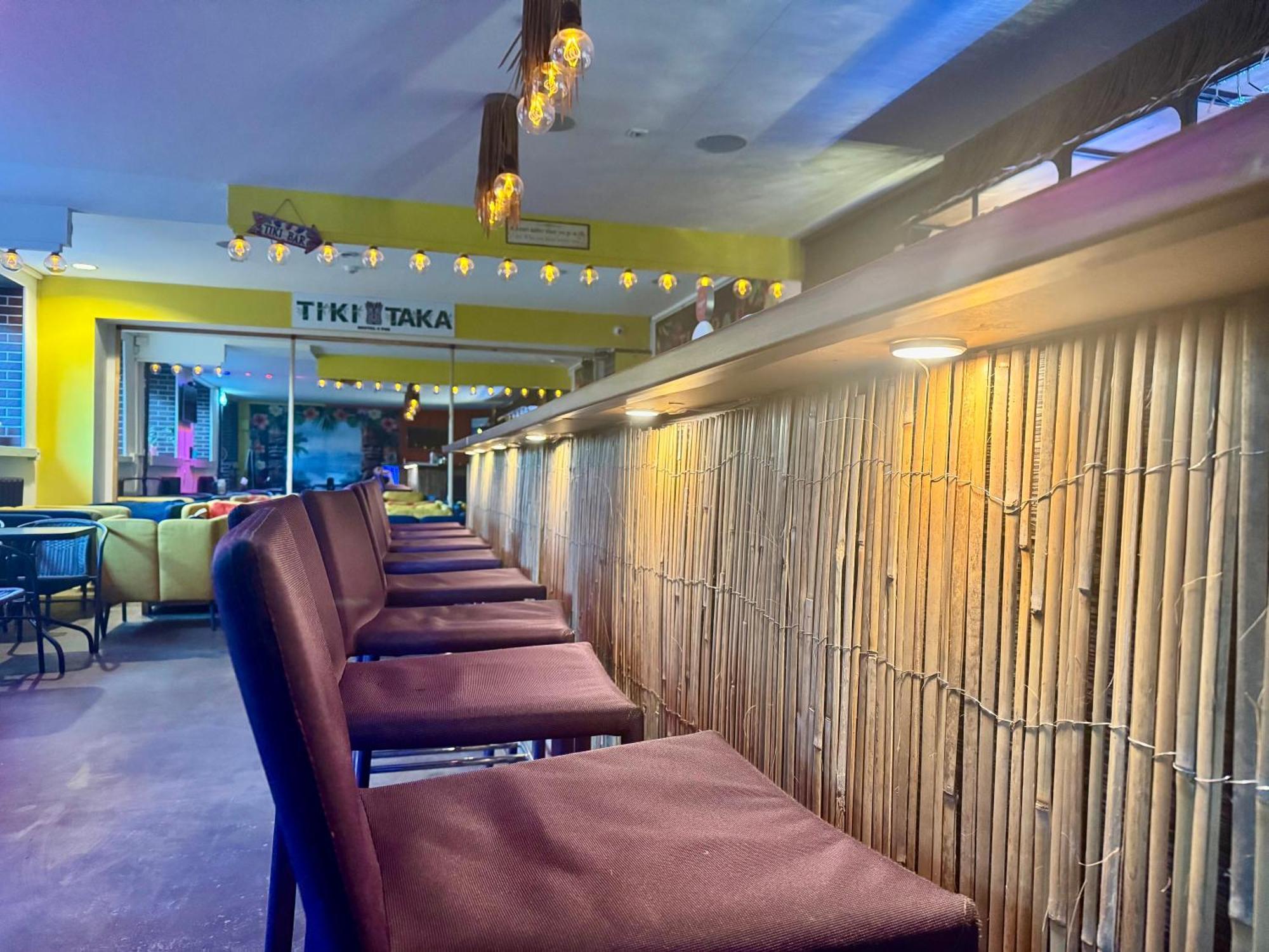 Tiki Taka Hostel & Pub Аеропорт Вільнюс Екстер'єр фото