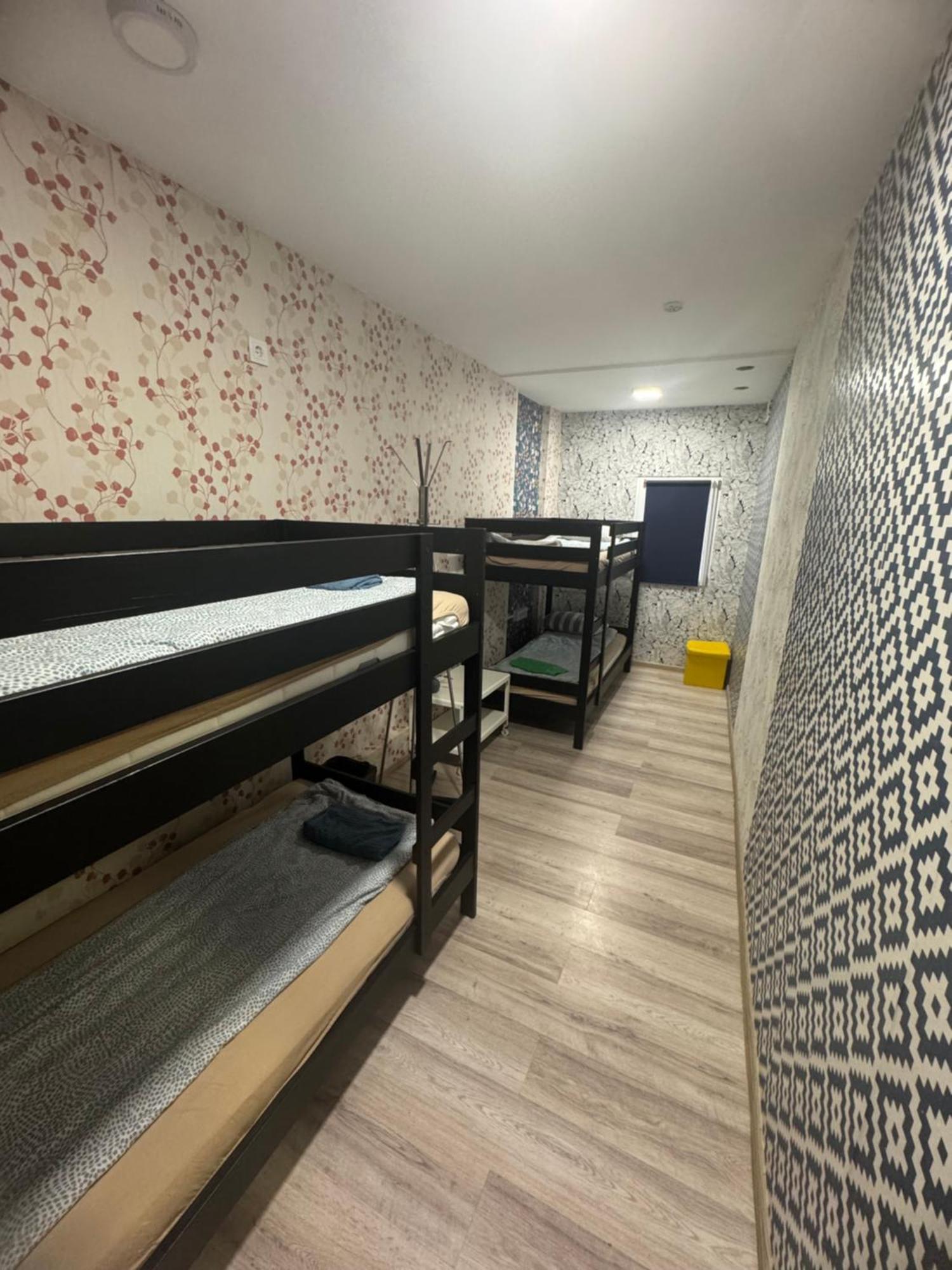 Tiki Taka Hostel & Pub Аеропорт Вільнюс Екстер'єр фото